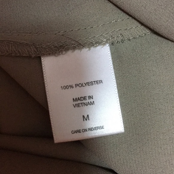 NY&Co Med sleeveless blouse - Picture 5 of 5